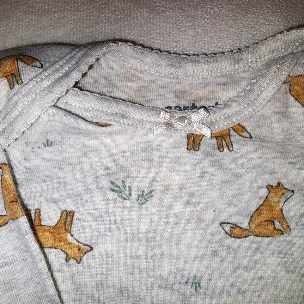 Carter's 0/3M bodysuit onesie- Girl's fox print on gray- long sleeve - Picture 3 of 6